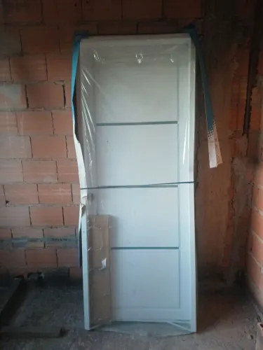 Porta branca nova 2,15 por 84