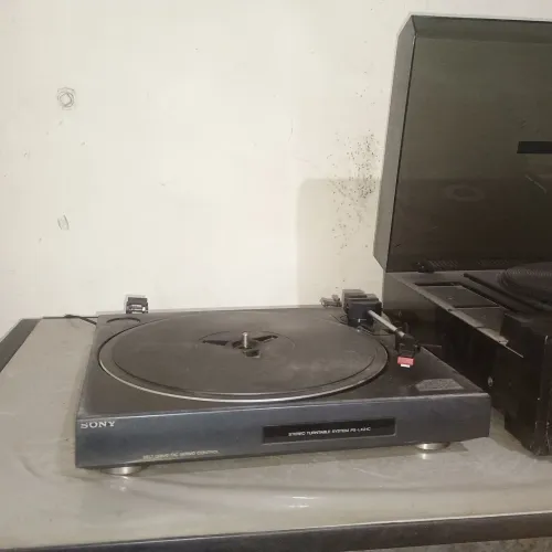 Antigo toca discos e uma pickup