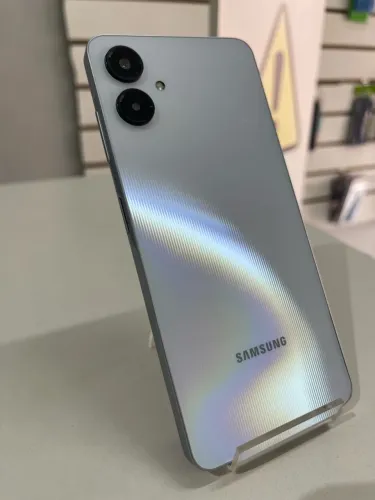 Celular Samsung A06 (super conservado !)