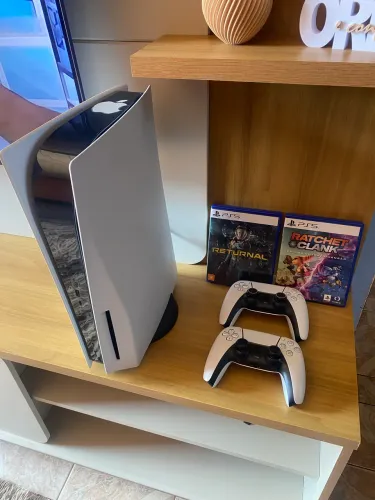 PS5 Semi novo!
