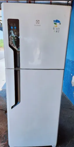 Vendo geladeira electrolux frost free 