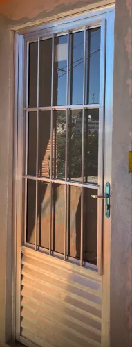 Vendo portas e janelas