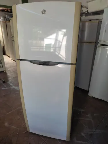 Geladeira frost free 410 l funcionando perfeitamente entrego