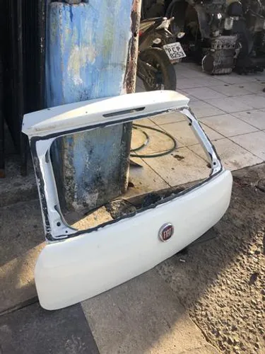 Tampa de mala fiat punto 2015