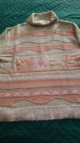 Linda blusa gola alta, super quentinha e macia. 35,00