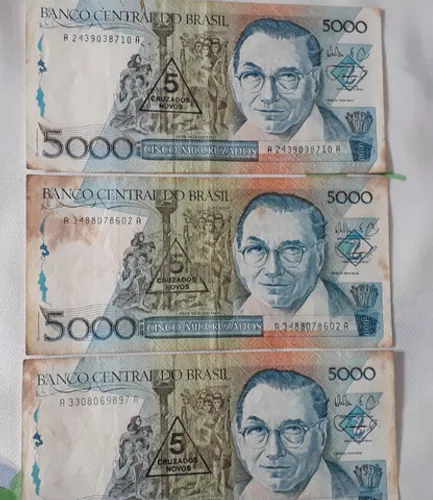 Três cédulas de 5000 cruzados de 1988 ( Valor pelas três juntas)