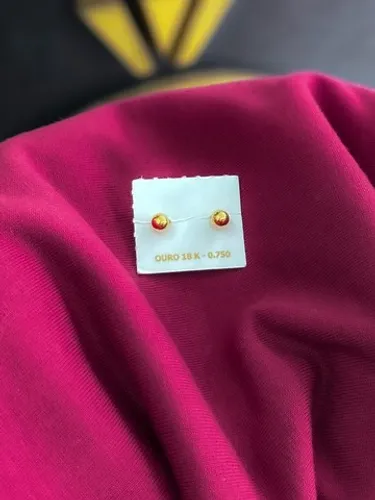 Brincos de bolinha baby de ouro18k