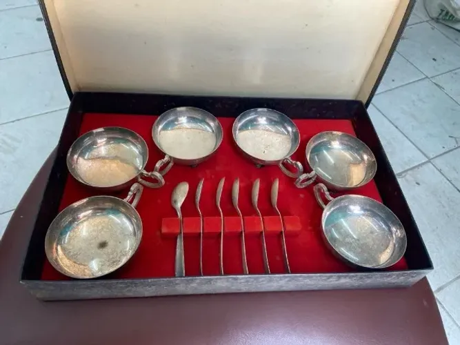 Conjunto  com 06 taças e 06 colheres em Prata Eberle