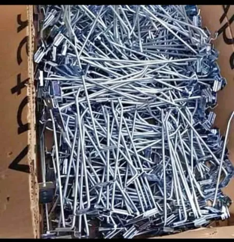 Gancho gancheira para painel canaletado 2,80