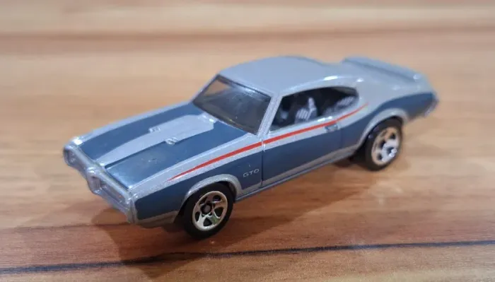 Hot Wheels '69 Pontiac GTO - Team Muscle Mania Series 2008 (Loose)