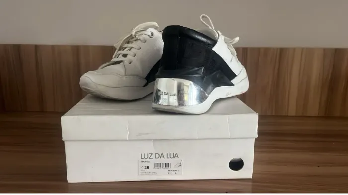 Vendo tênis Luz da Lua original