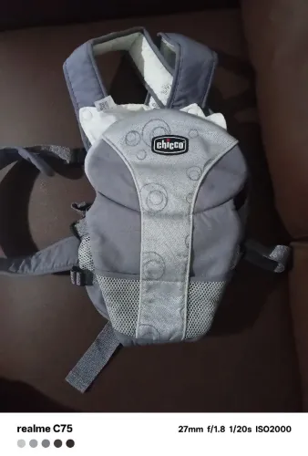 Canguru semi-novo para bebê de marca boa