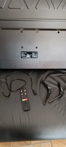 Tv TCL 43 polegadas com defeito.