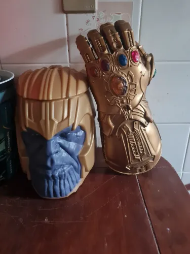 Kit Balde de pipoca + Manopla do Infinito (Thanos)