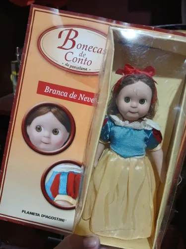 Boneca de Porcelana Branca de Neve - Coleção