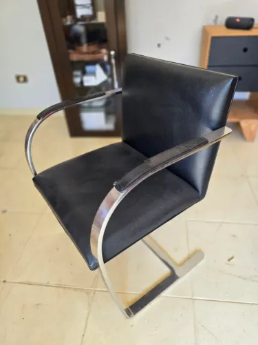 Cadeira Brno Inox e Couro Preto