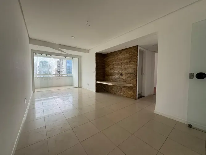 Apartamento 3/4, suíte, varanda, 2 vagas, Stiep.