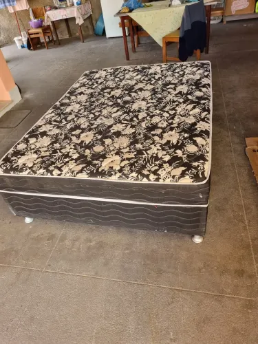 Cama Box de Casal com colchão conjugado