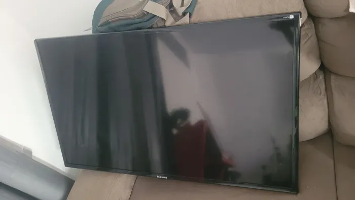 TV Samsung LED UN40H6203AG para retirada de peças