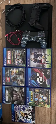 Ps4 de 500gb, com 2 controles originais, mais um esta com drift (disposto a negociações)