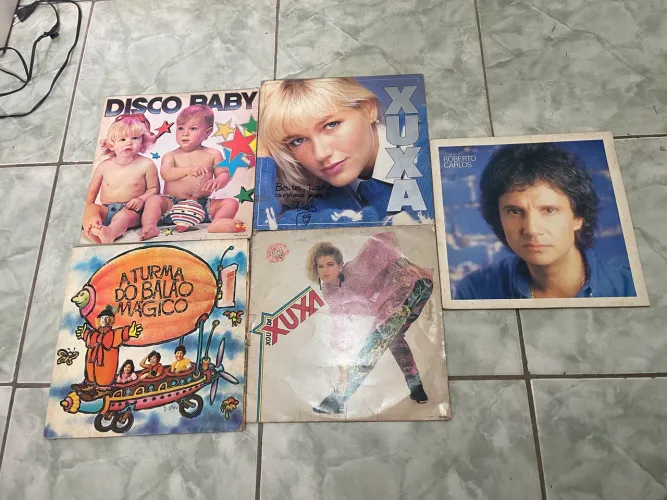Lote 5 disco de vinil lp, Xuxa, Roberto Carlos etc