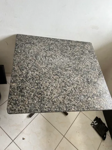 Mesa de mármore 4 lugares 