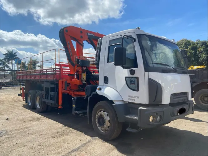 Caminhão Munck Ford 2623 com Argos 43.00 