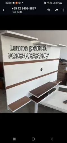Painel de parede para TV com prateleiras 088