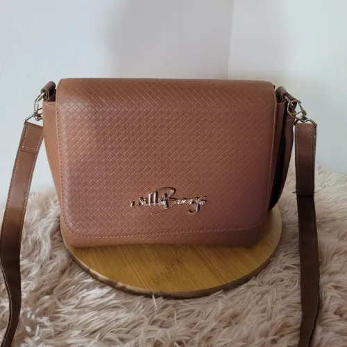 Bolsa média caramelo com alça transversal