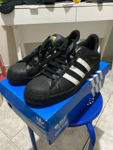 Adidas superstar tamanho 44