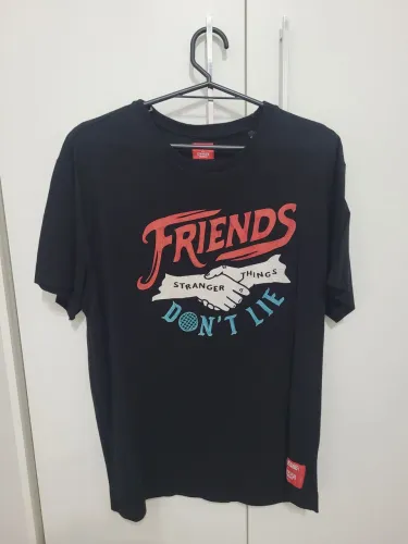 Camiseta Colcci LAB86 Stranger Things