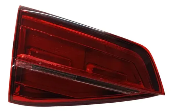 Lanterna Traseira Esquerda Tampa VW Jetta 2.0 2016 Lado Motorista