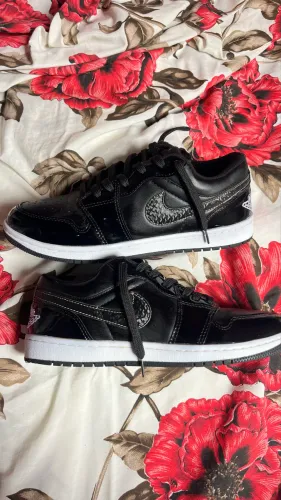 Tênis Nike Air Jordan 1 Low Carbon