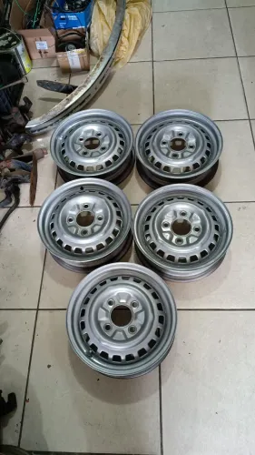 RODAS 4 FUROS ARO 15 ORIGINAL DO FUSCA VARIANT TL ZÉ DO CAIXÃO 