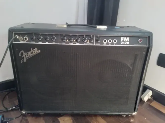 Amplificador Fender Frontman 212r