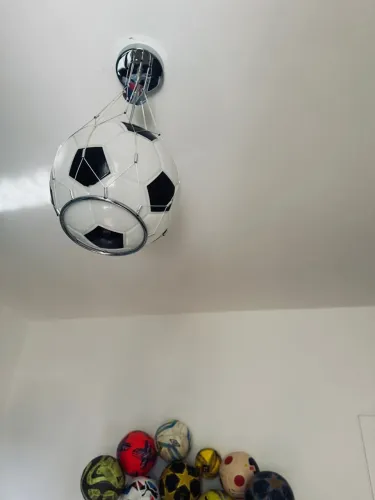 Lustre pendente bola de futebol 
