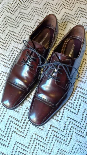 3 pares de Sapatos argentinos. Feitos à mão. Couro legitimo. Sapatos de primeira classe.