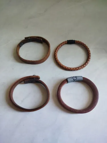 Kit pulseiras de couro usada