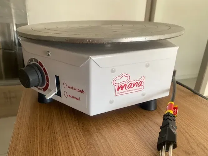 Bailarina Prato Giratório Rotativa Elétrica para Decoração de Bolos de 35cm Maná Bivolt