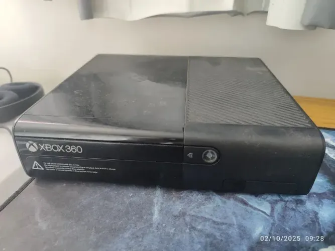XBOX SUPER SLIM (COM DEFEITO) + KINECT + JOGOS