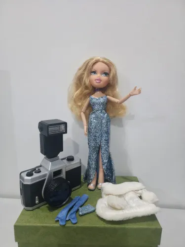 Frete Grátis Boneca Cloe Bratz The Movie com acessórios