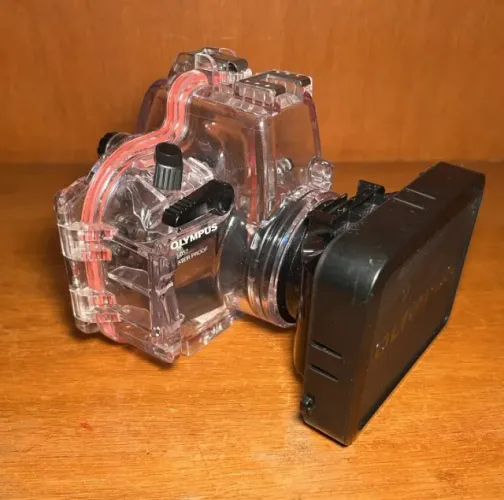 Case Olympus PT-037 à Prova D'água Subaquática Underwater NUNCA USADA, EM PERFEITO ESTADO