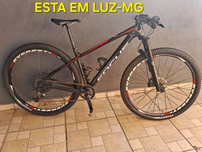 FOCUS RAVEN CARBONO TAM 16