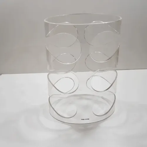 Suporte para garrafas de vinho, em acrílico, da Tok&Stok