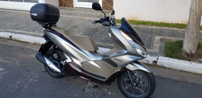 Honda PCX 150cc - Impecável, pouco KM, único dono