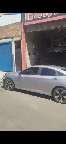 Honda Civic 2017 - Prata Para retirada de peças