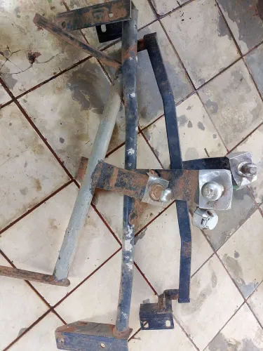 Vende 3 engates de carro 