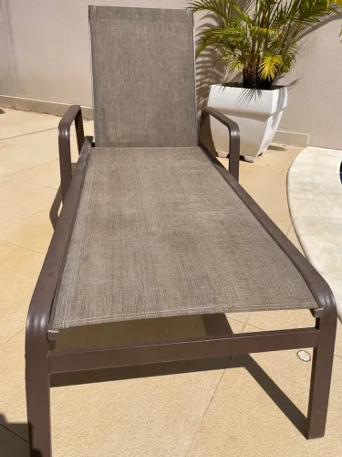 Espreguiçadeira de piscina 