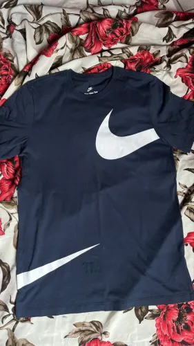 Camisa Nike Big Swoosh