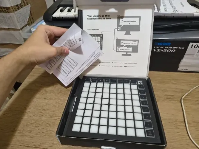 中古】Novation LaunchPad Mini MK3 Novation Controlador de grade